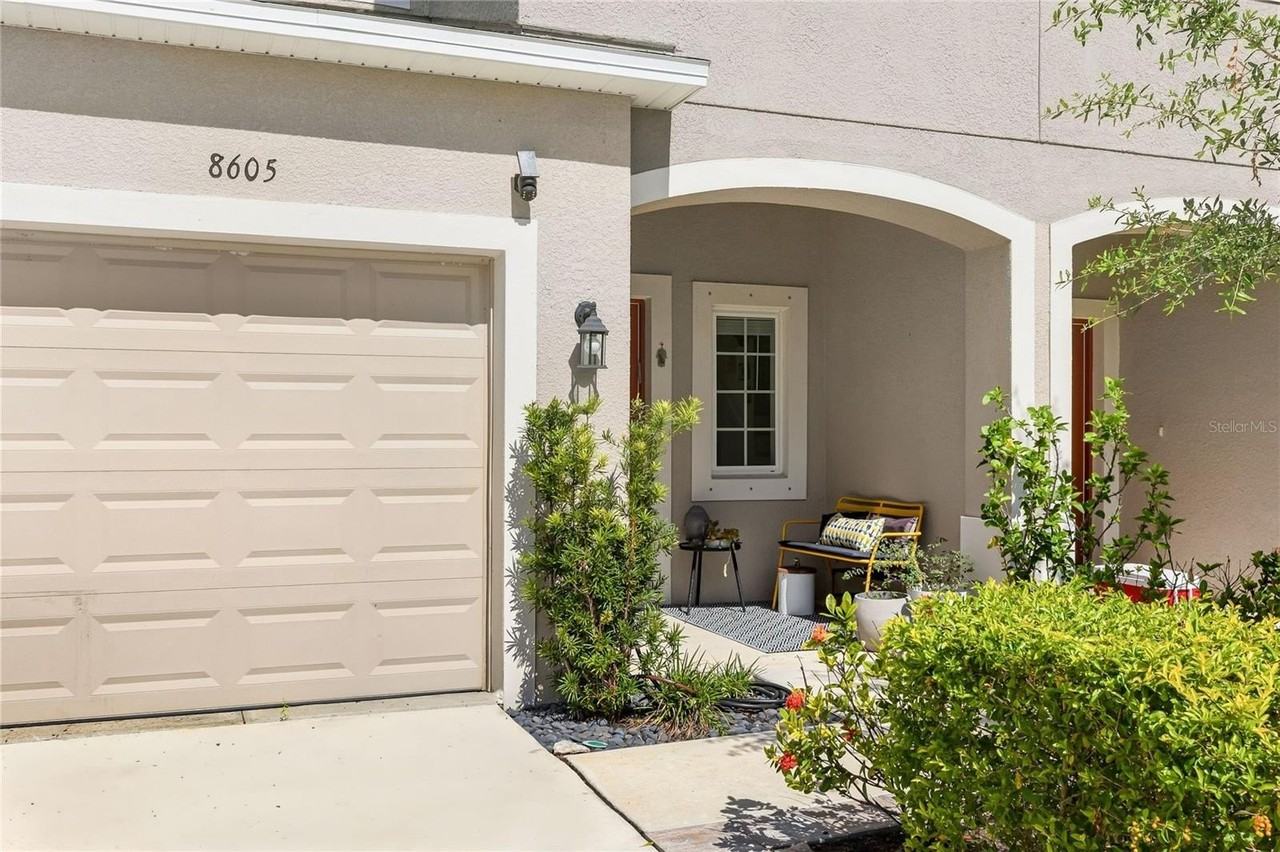 8605 Lunar Skye St - Photo 3 of 29