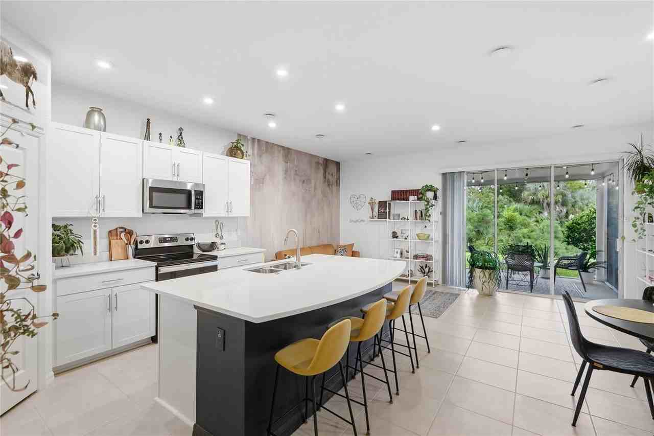 8605 Lunar Skye St - Photo 7 of 29