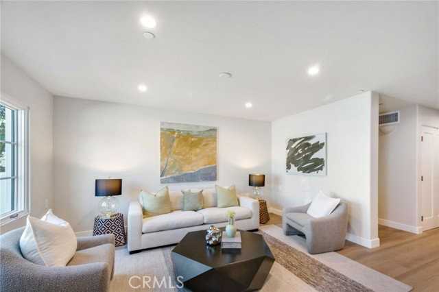 501 Elena Ln #B - Photo 3 of 8