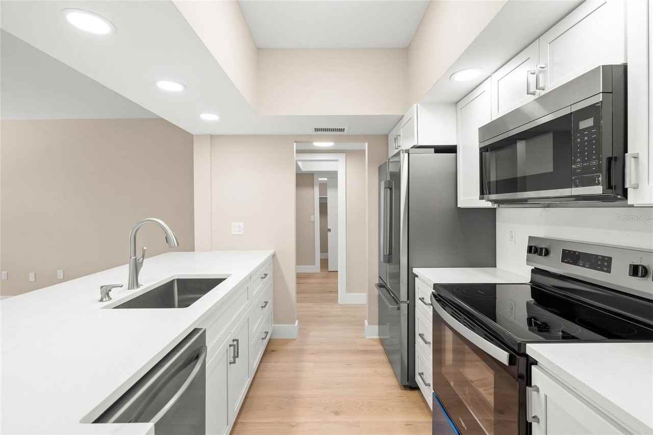 5823 Tidewood Ave #8 - Photo 7 of 40