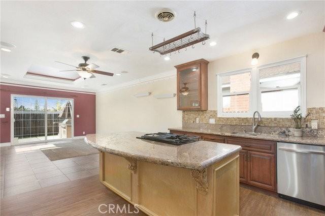 825 Mulberry Ave - Photo 6 of 8
