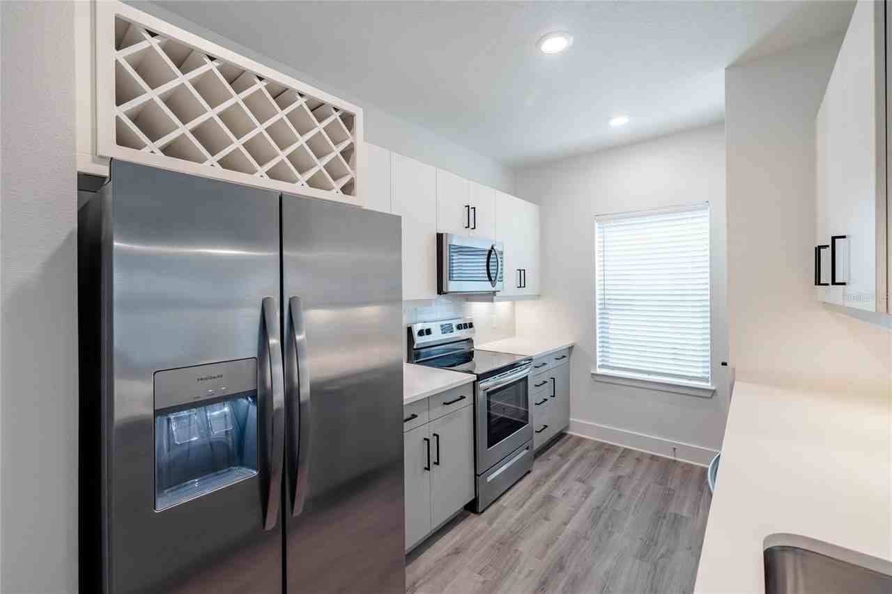 1420 Lakefront Dr #6411 - Photo 5 of 43