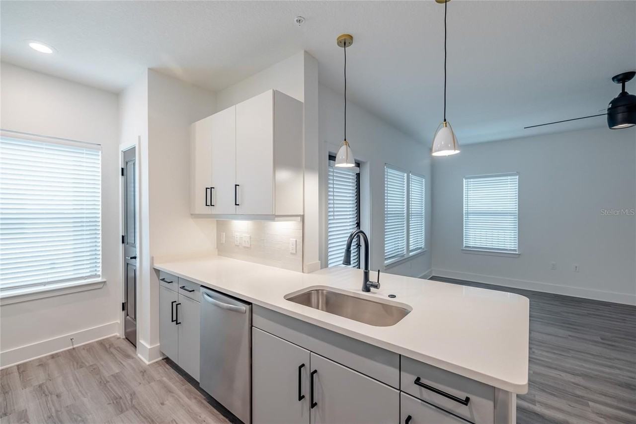 1420 Lakefront Dr #6411 - Photo 6 of 43