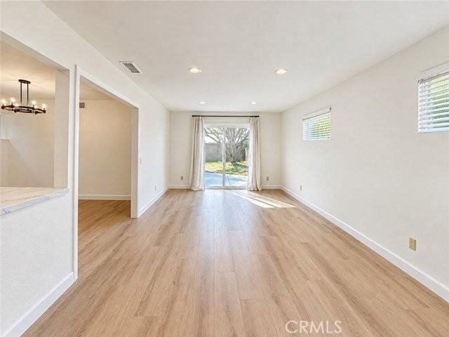 18637 San Antonio St - Photo 6 of 8