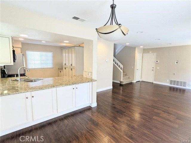 10 Santa Clara St - Photo 5 of 8