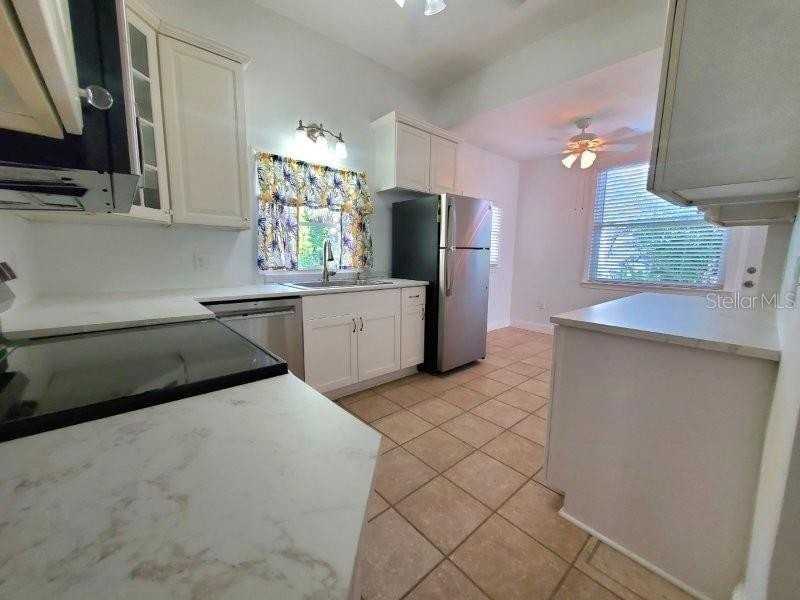 461 W Marion Ave - Photo 7 of 20
