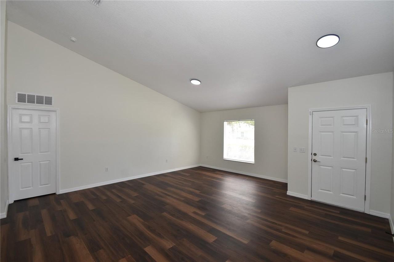 33 Prattwood Ln - Photo 4 of 29