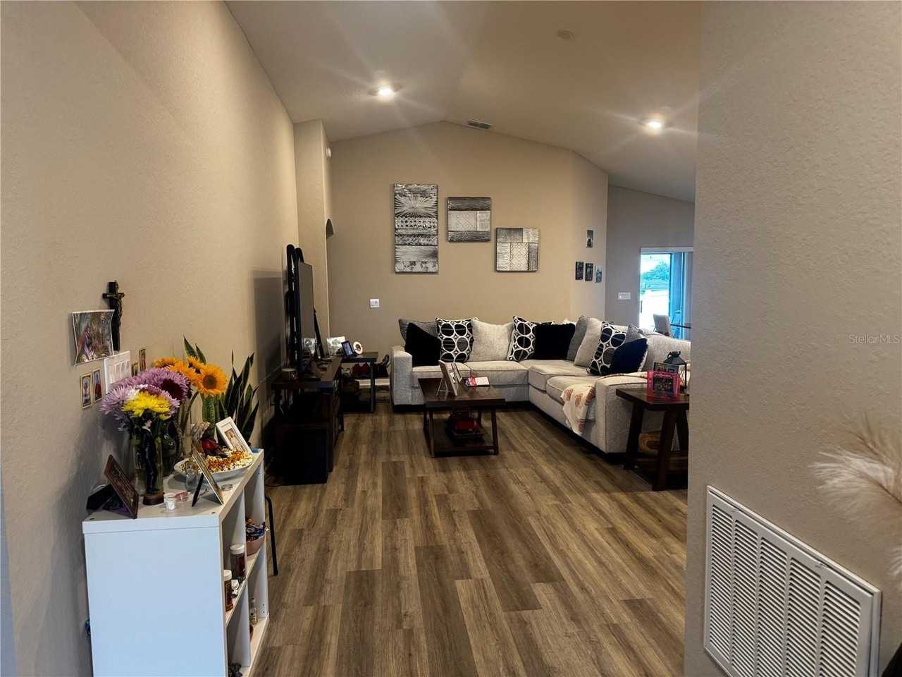 1391 Mountain Flower Ln - Photo 4 of 25