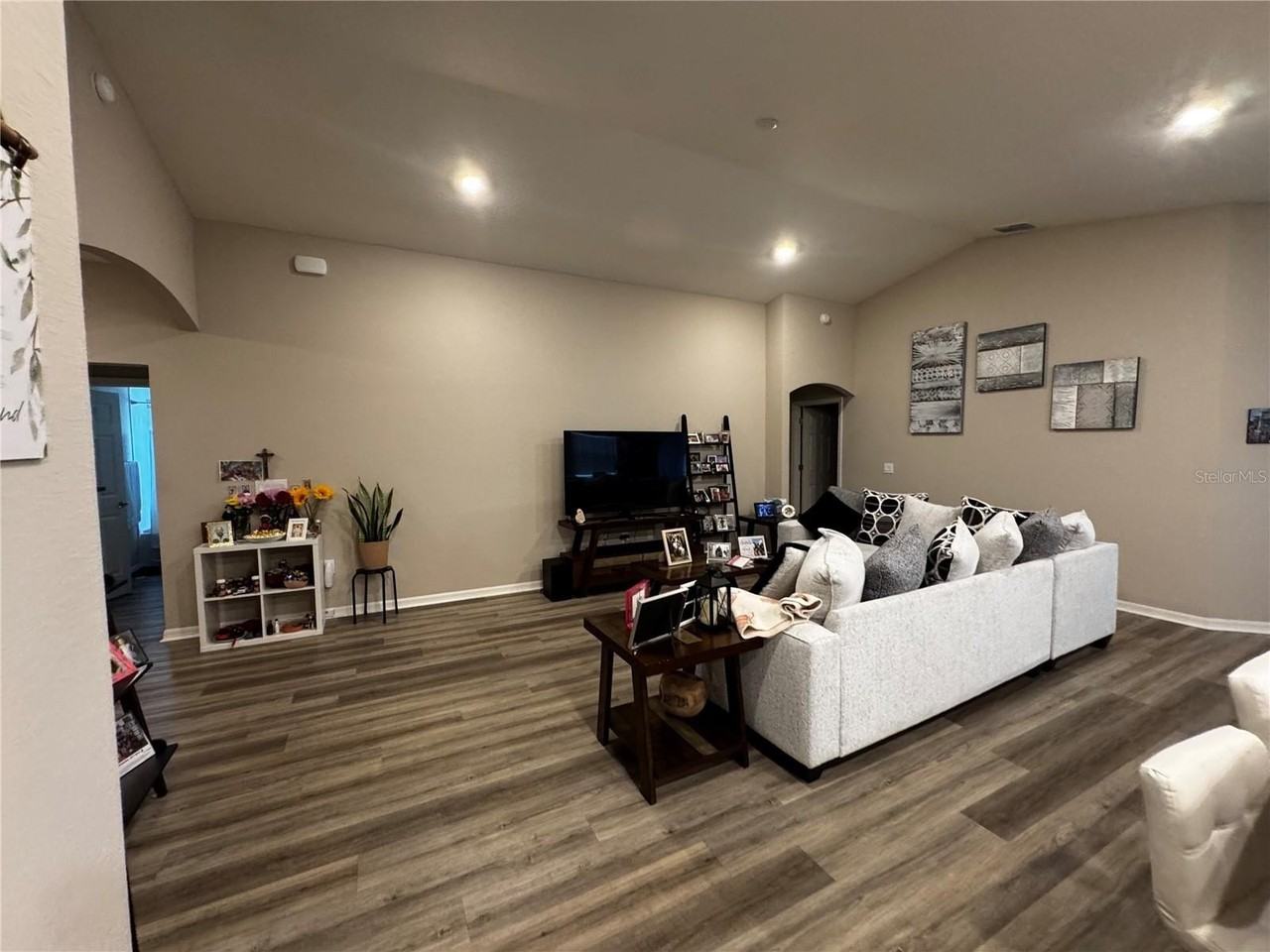 1391 Mountain Flower Ln - Photo 6 of 25