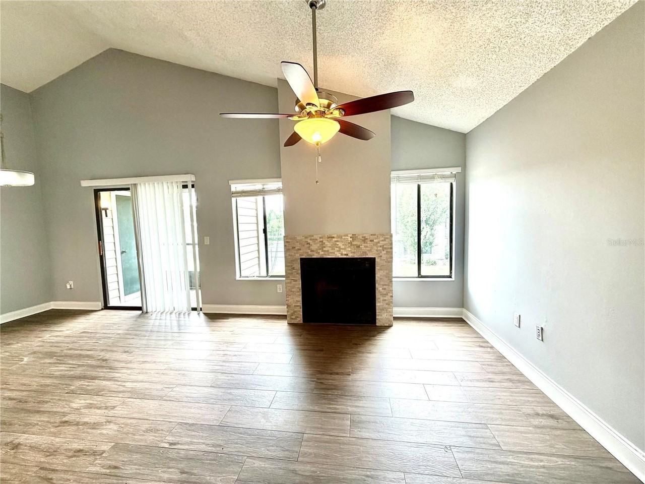 549 Sun Ridge Pl #201 - Photo 2 of 29