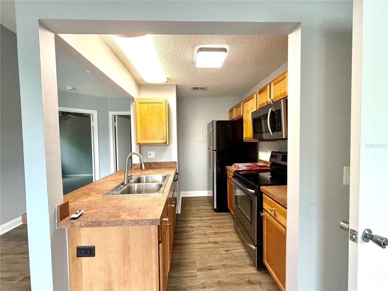 549 Sun Ridge Pl #201 - Photo 3 of 29