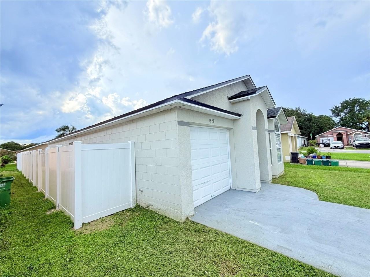 1828 Lacy Ln - Photo 2 of 23