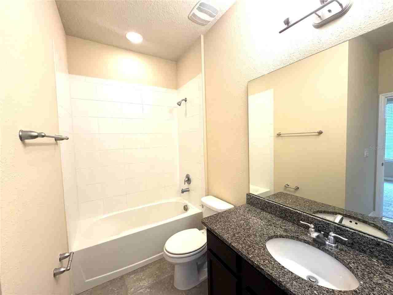10242 Sand Cay Dr - Photo 5 of 32