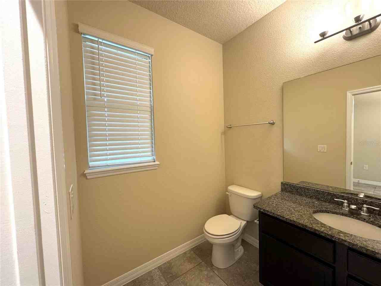 10242 Sand Cay Dr - Photo 7 of 32