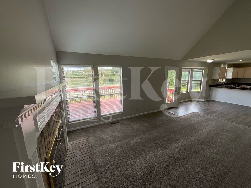 8048 Quail Meadow Ln - Photo 3 of 10