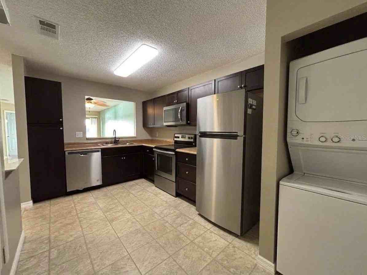 1802 Garden Lake Dr #1802 - Photo 3 of 19