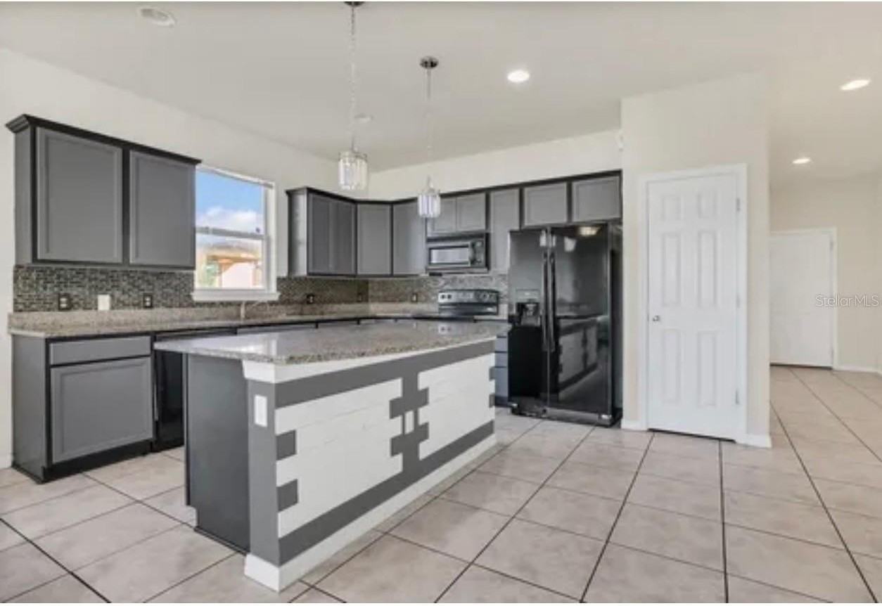 3911 Baja Dr - Photo 2 of 10