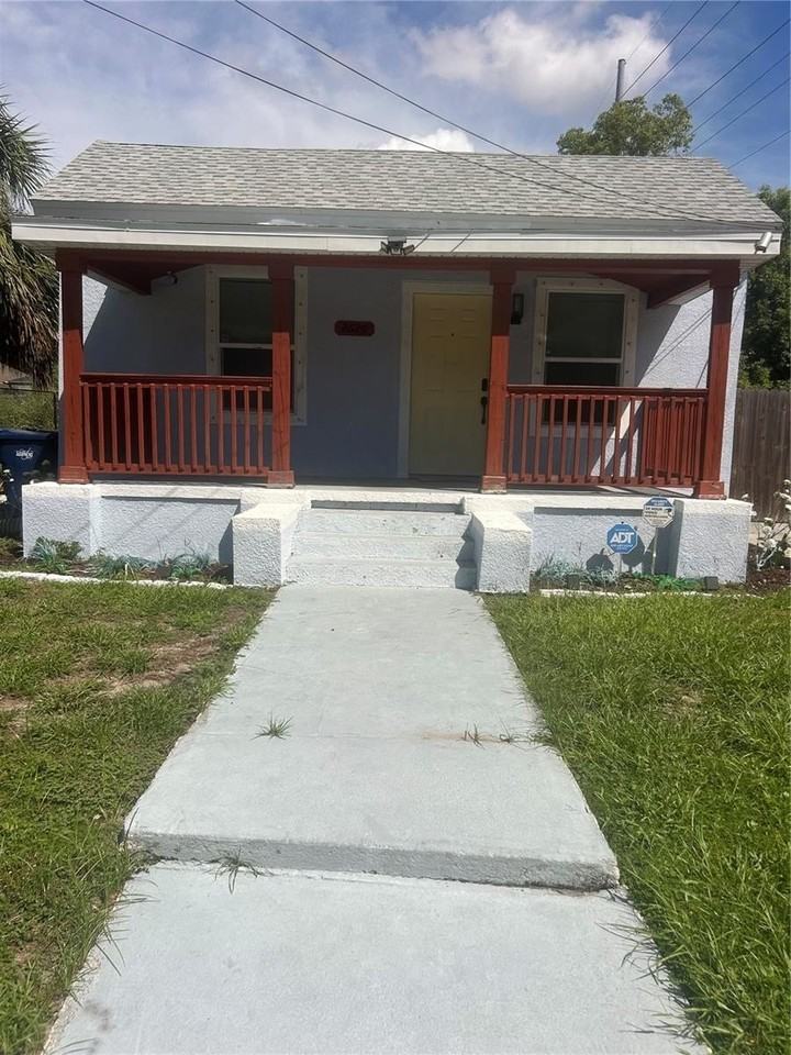 2626 E 28th Ave