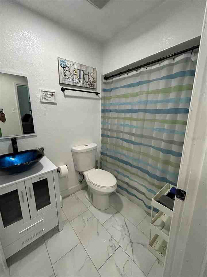 2626 E 28th Ave - Photo 6 of 9