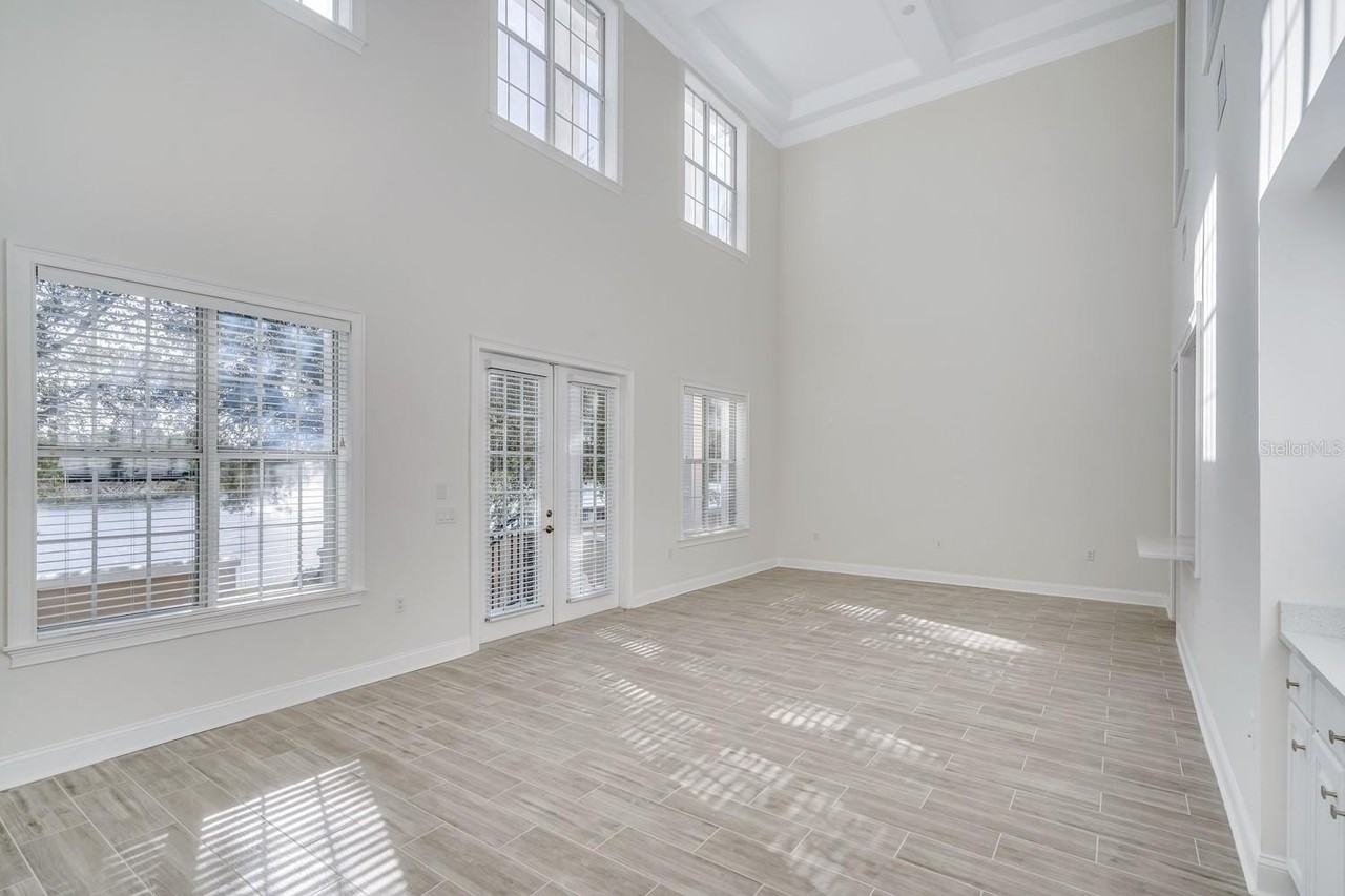 390 Newbury Pl N - Photo 3 of 45