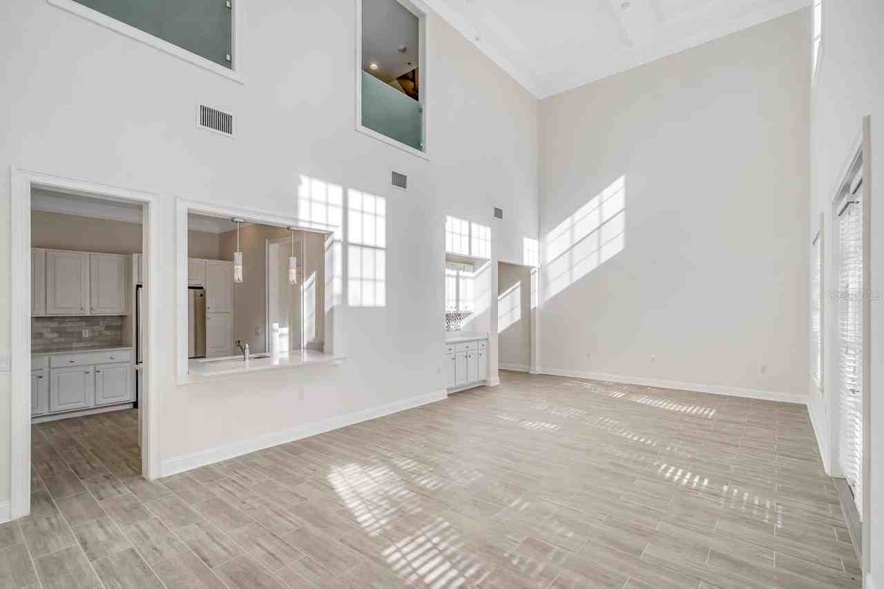 390 Newbury Pl N - Photo 5 of 45