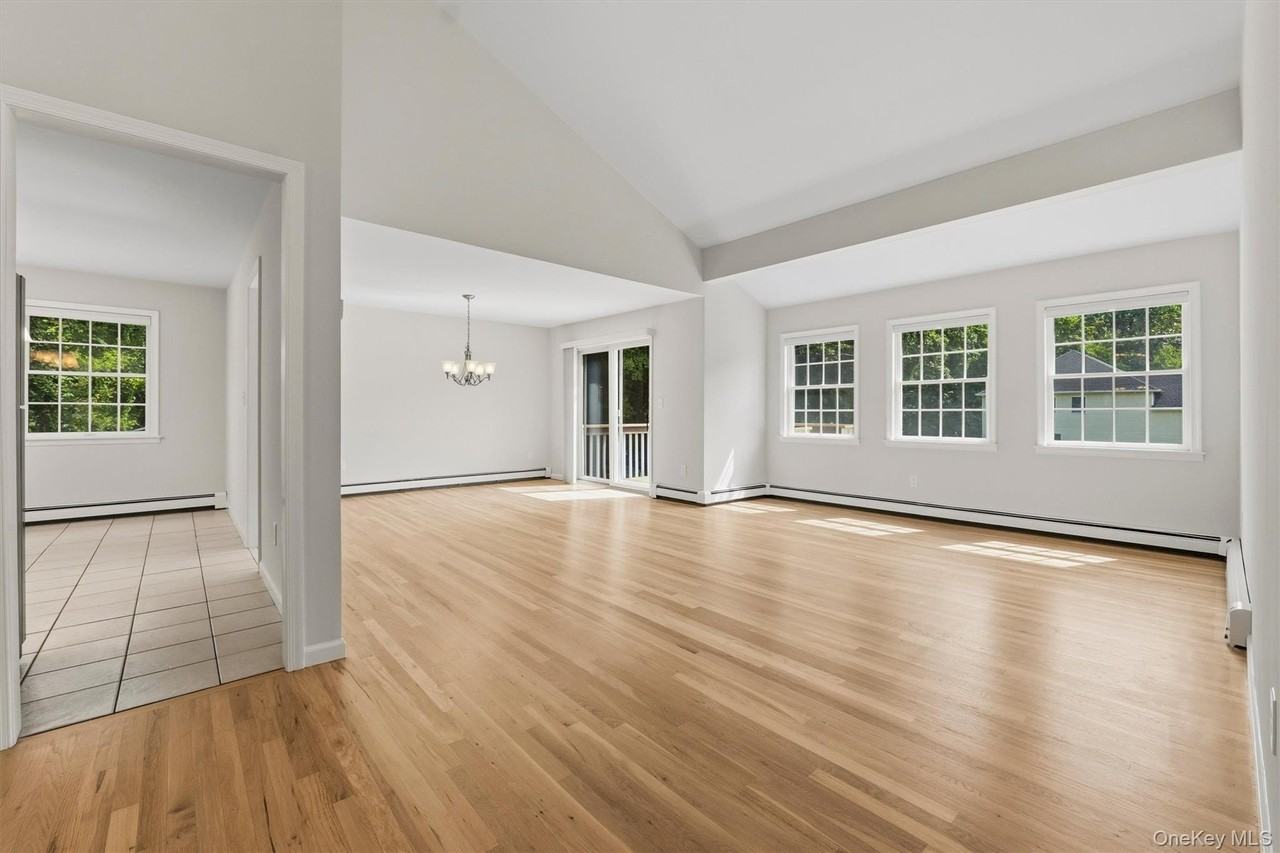 1 S Walker Dr - Photo 5 of 31
