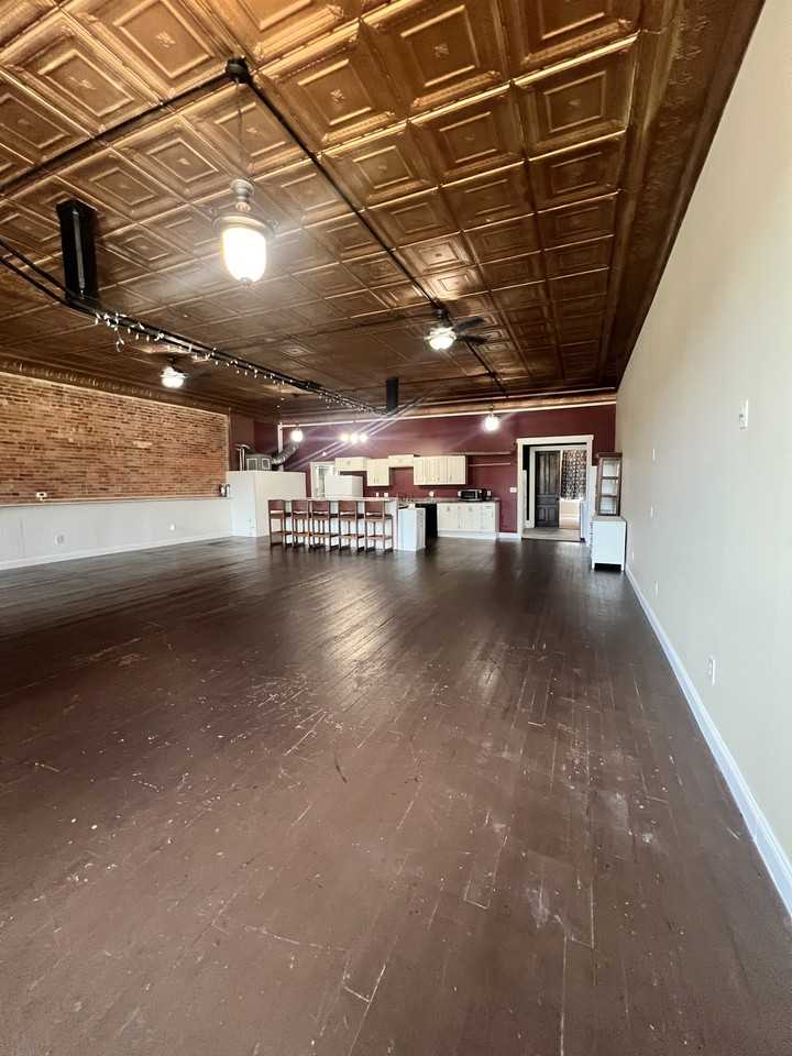 146 W Jackson St #1 - Photo 5 of 28