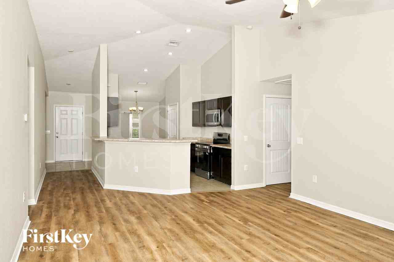 4611 Belladonna Ave - Photo 4 of 17