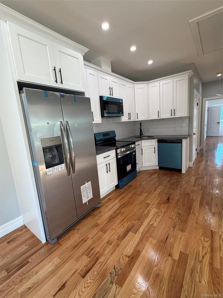 11811 Lakeview Blvd - Photo 4 of 14