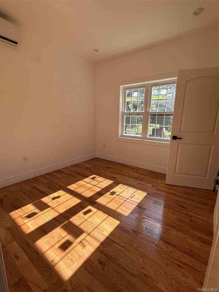 11811 Lakeview Blvd - Photo 5 of 14