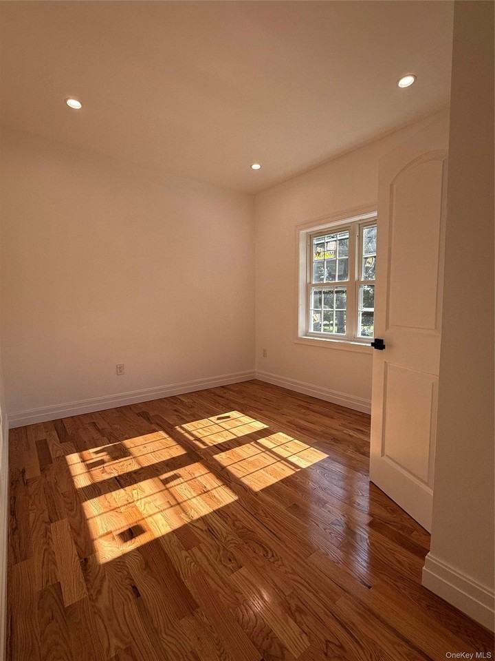11811 Lakeview Blvd - Photo 6 of 14