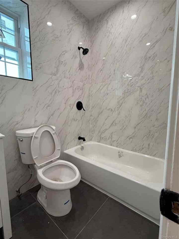 11811 Lakeview Blvd - Photo 7 of 14