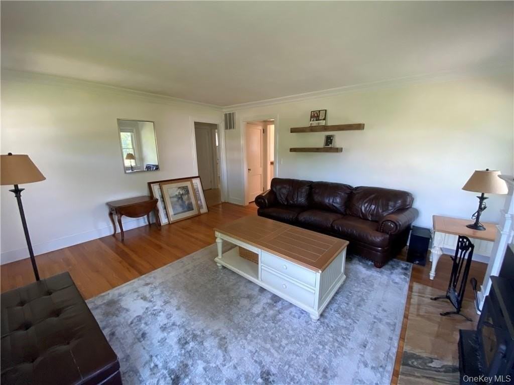 17 Harriman Ave - Photo 4 of 27