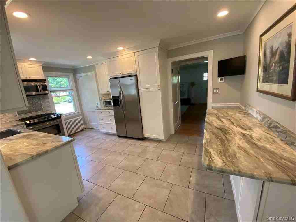 17 Harriman Ave - Photo 5 of 27