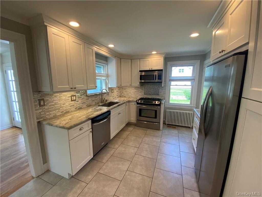 17 Harriman Ave - Photo 7 of 27