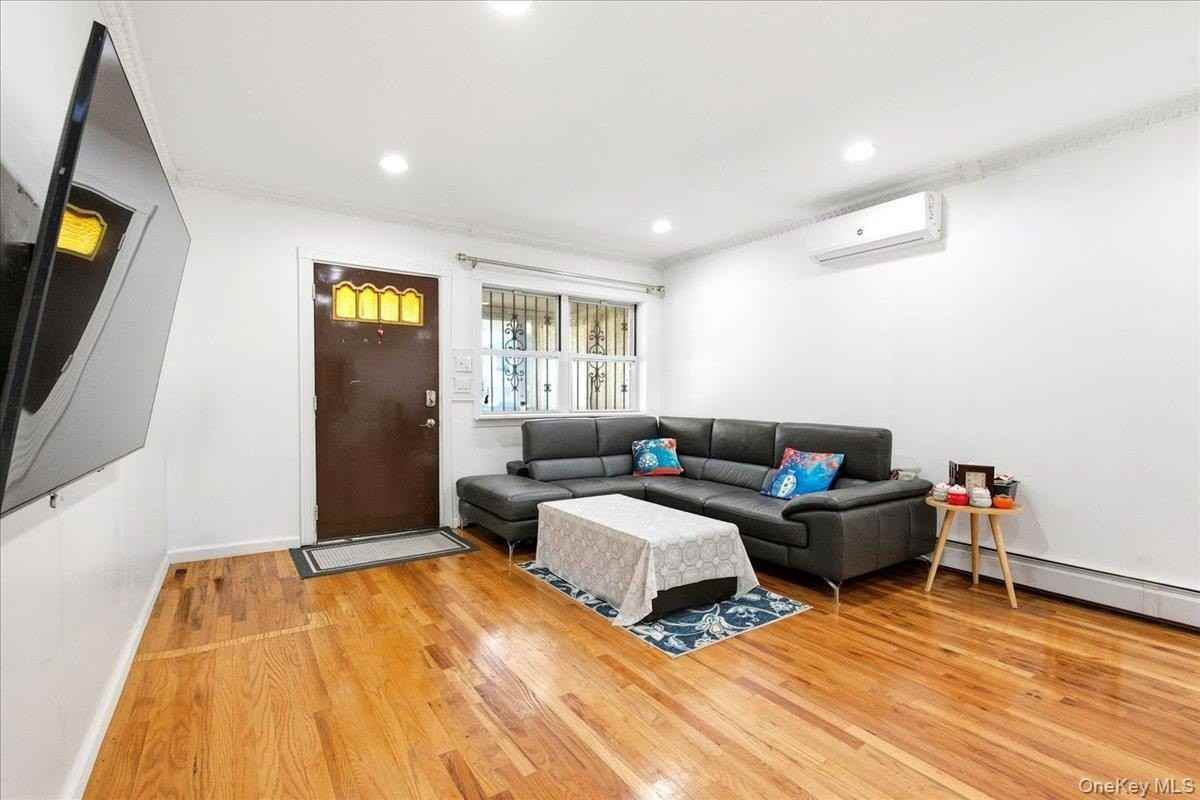 7732 160th St - Photo 4 of 21