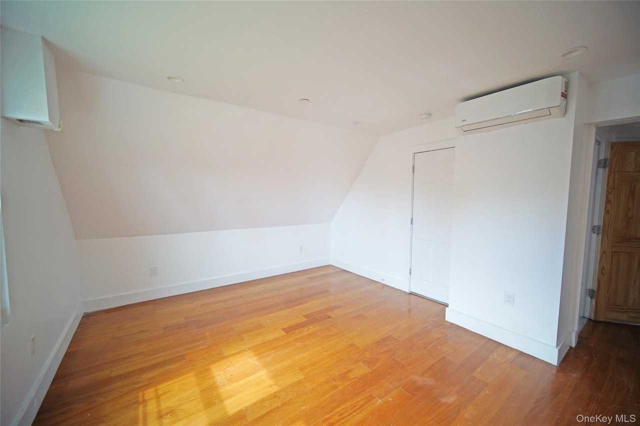 58 S 11th Ave - Photo 6 of 8