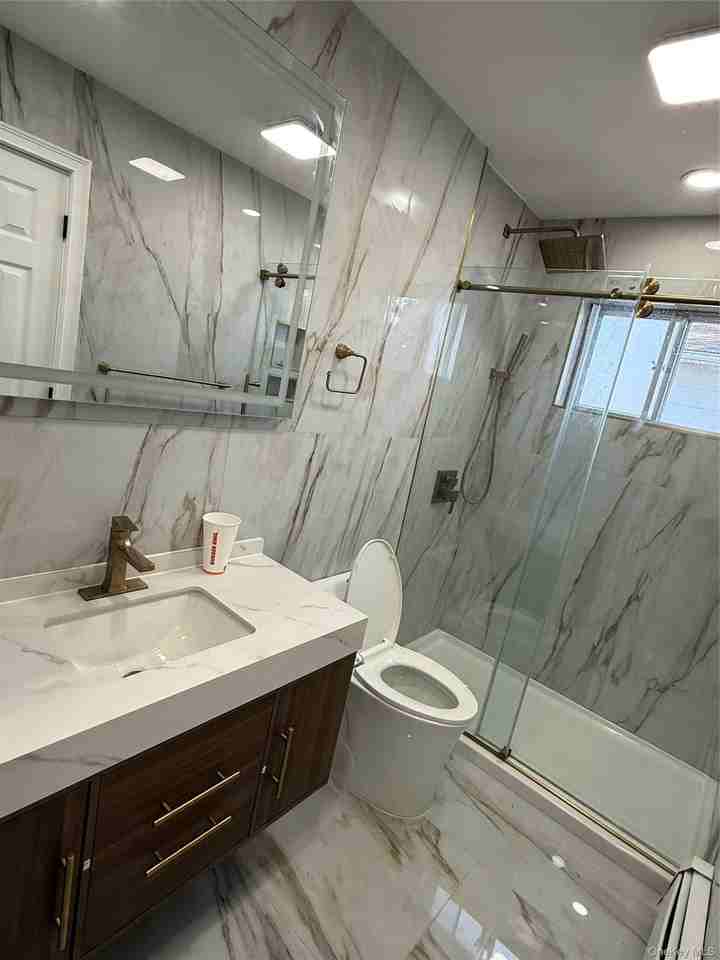 2607 Lindenmere Dr - Photo 2 of 13