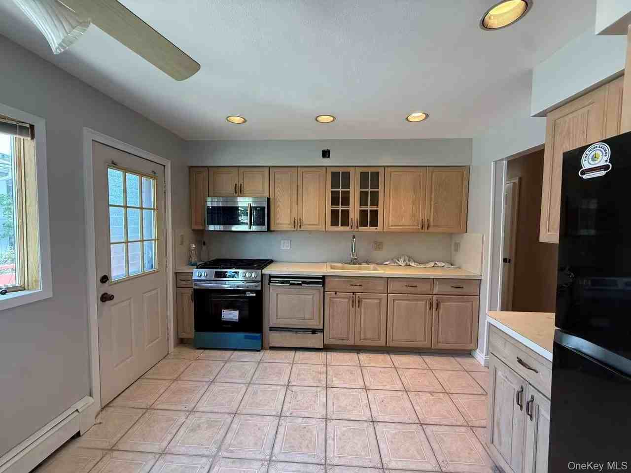 2607 Lindenmere Dr - Photo 4 of 13