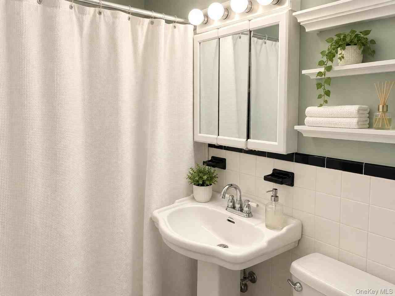 125 Fire Island Ave #2B - Photo 5 of 5