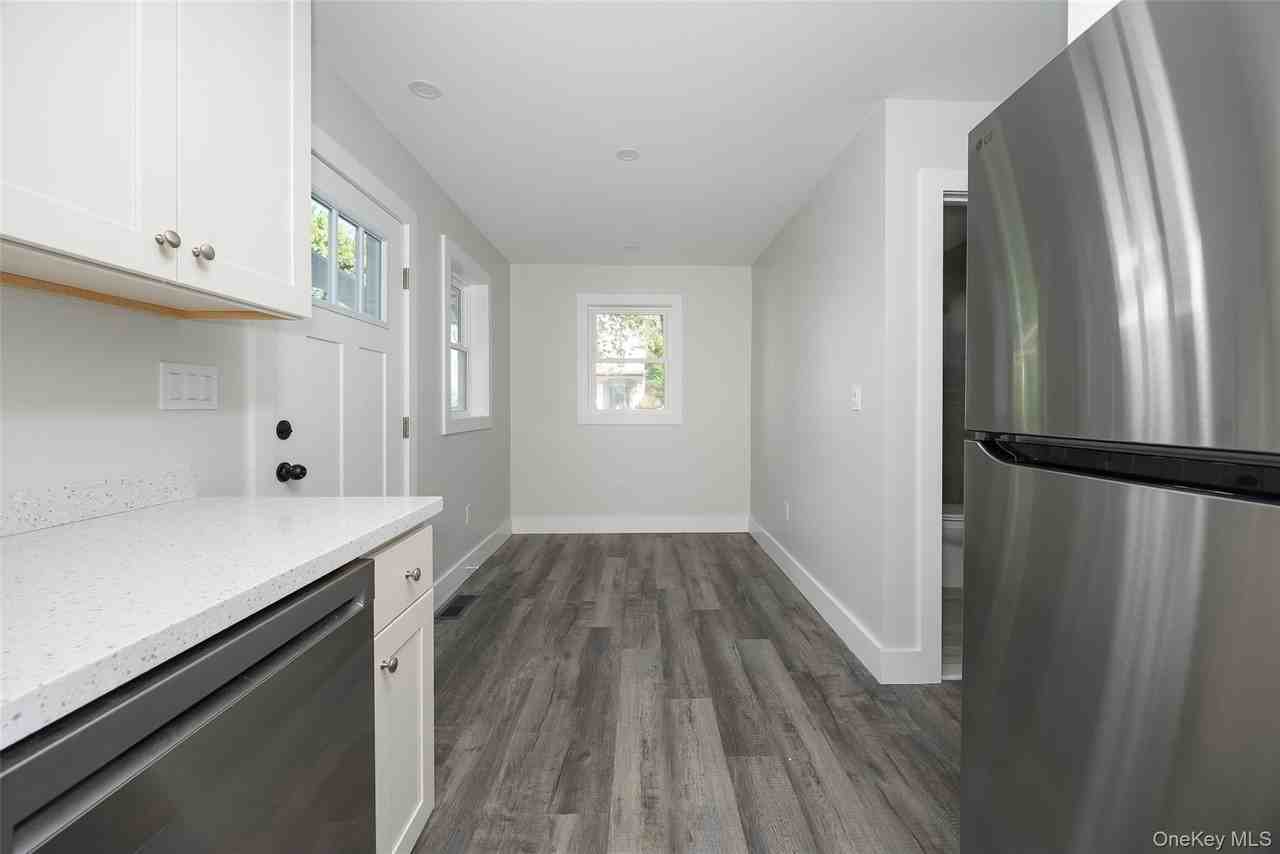 7 Douglas St #A - Photo 4 of 24