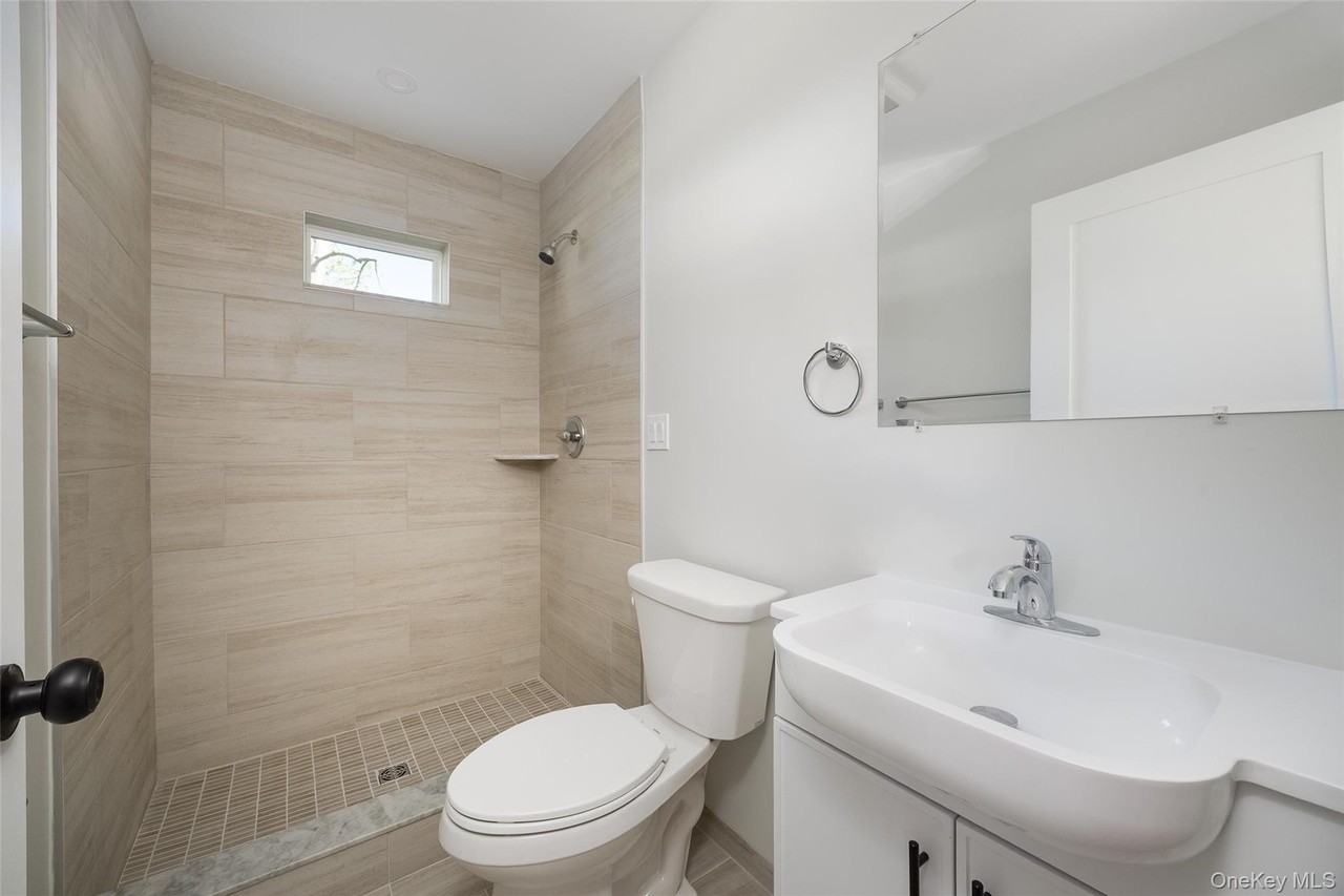 7 Douglas St #A - Photo 5 of 24