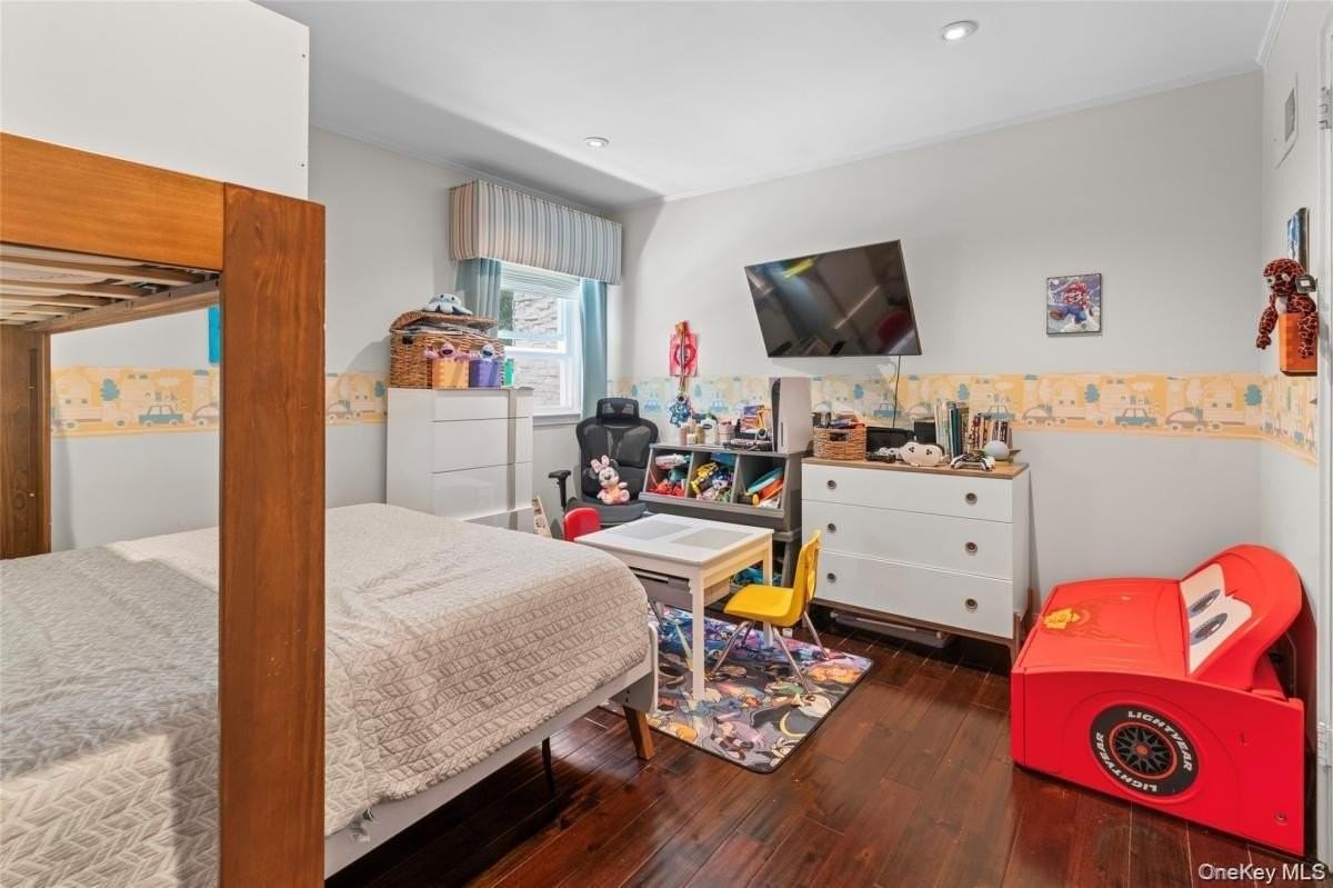 199 Winding Brook Rd - Photo 3 of 29