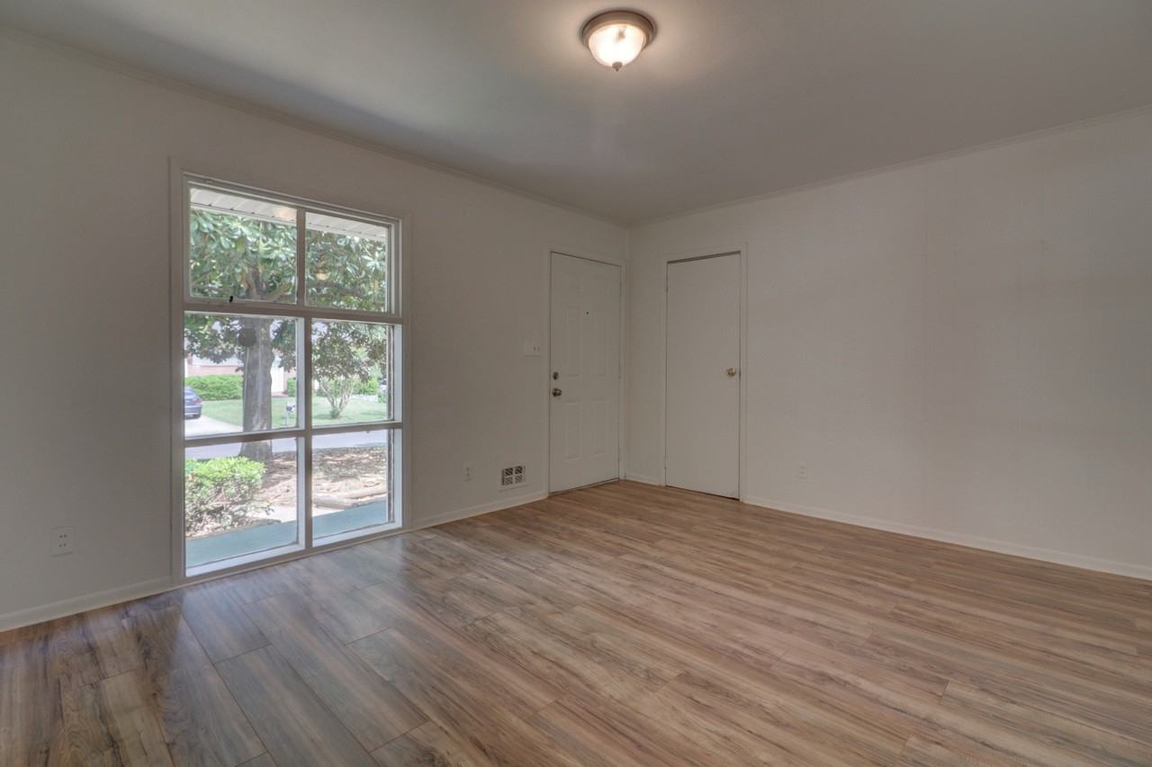 1228 Pineglen Dr #1 - Photo 5 of 18