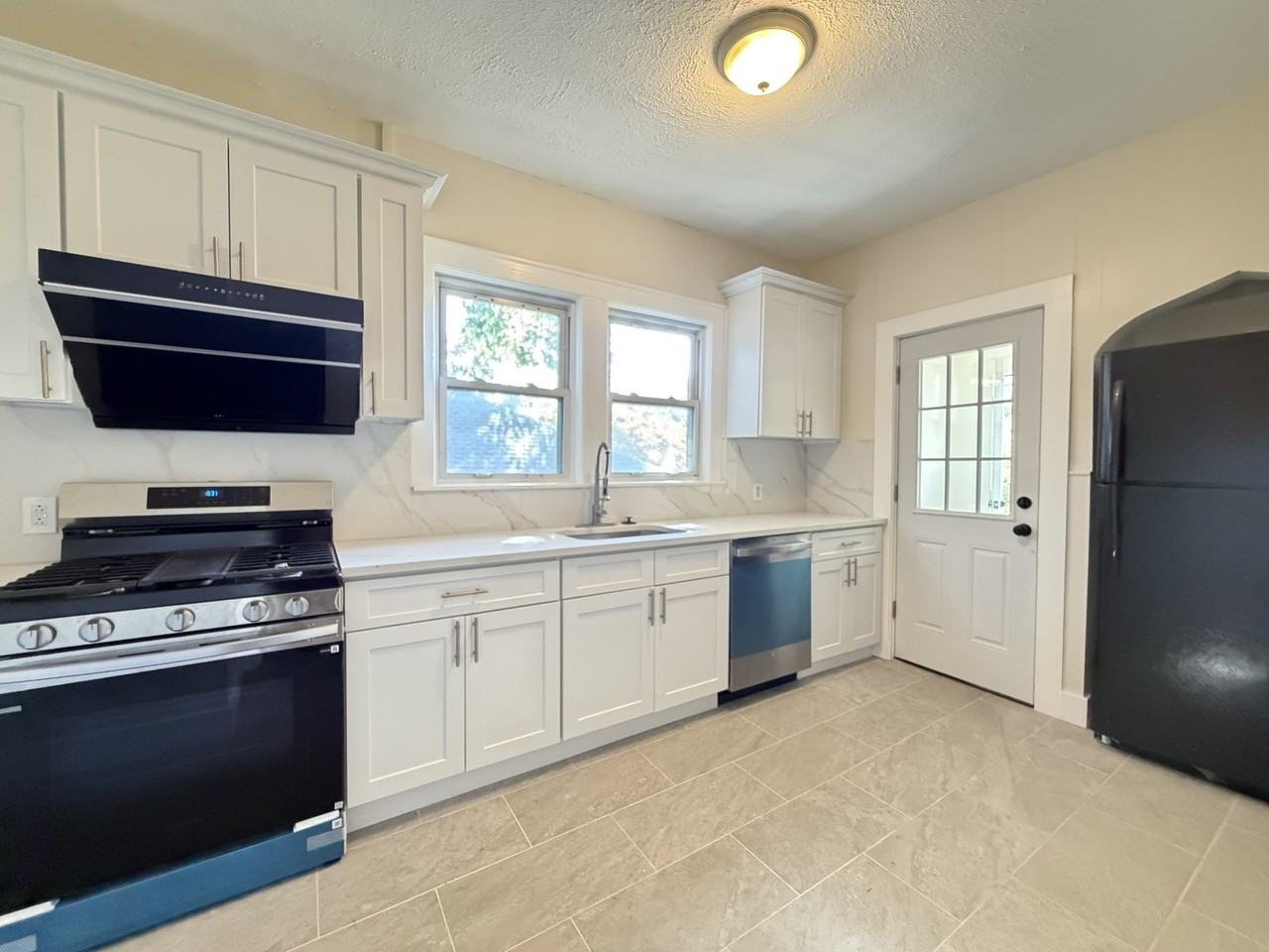 113 Elm Ave #1 - Photo 2 of 11