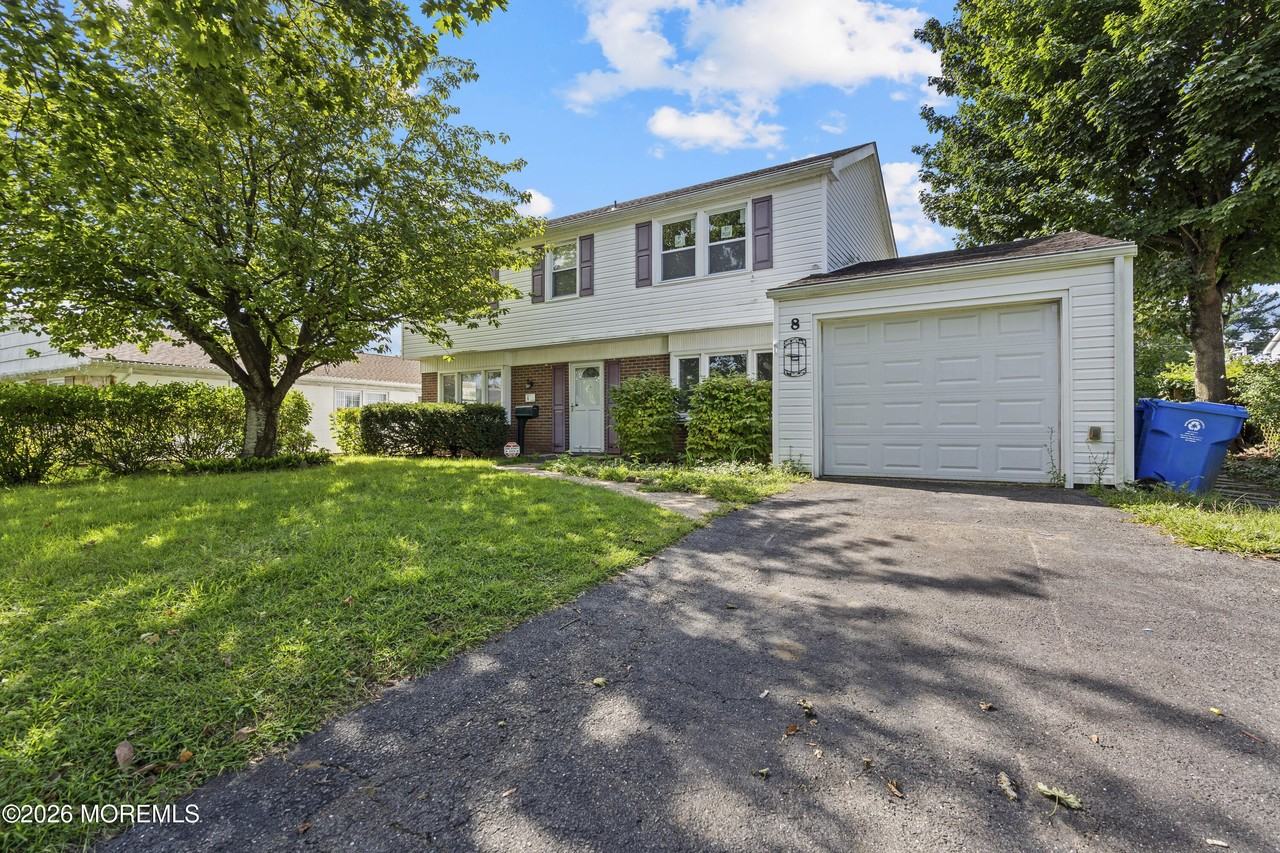 8 Holton Ln - Photo 2 of 32