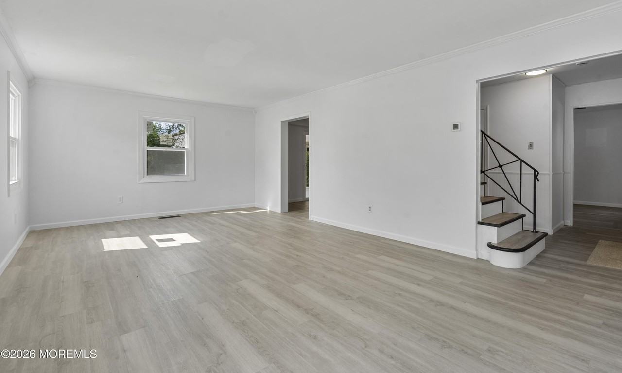 8 Holton Ln - Photo 6 of 32