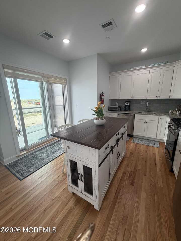 1515 Ocean Ave #2 - Photo 7 of 18