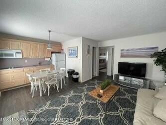 1401 Boulevard #B8 - Photo 6 of 9