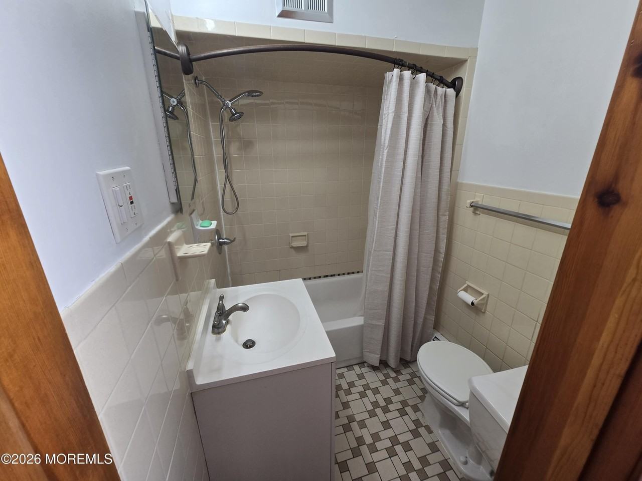 162 Kearny Ave #4 - Photo 3 of 7